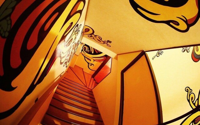 Honeycomb Hostel