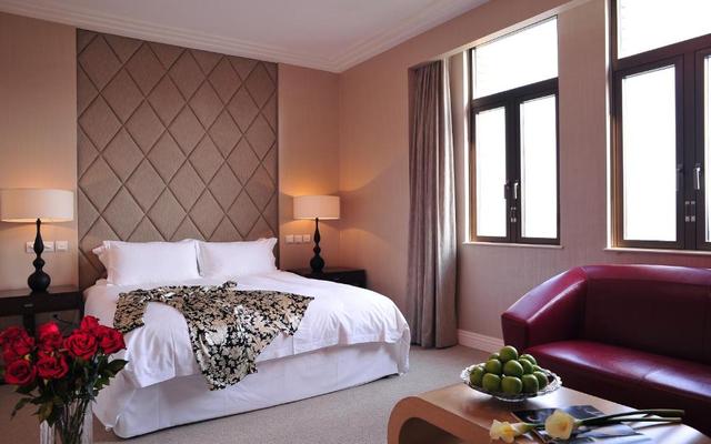 Broadway Mansions Hotel - On the Bund