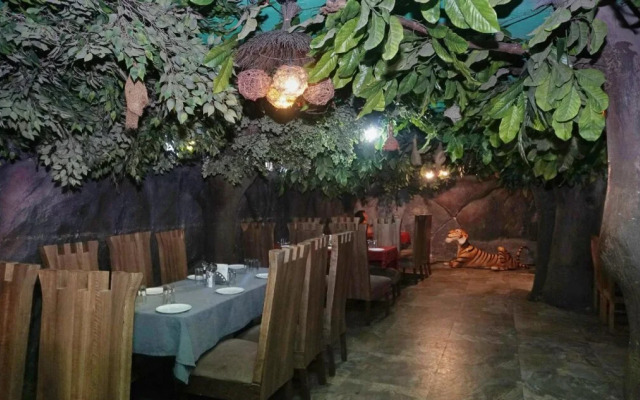 OYO 24755 Mahendra Pedawala