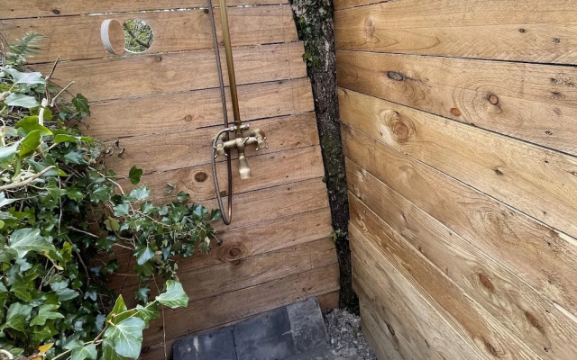 Retro Lodge nr Dartoor With hot tub & opt Sauna