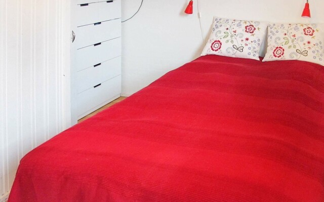 Seaside Holiday Home for 4 in Askeby