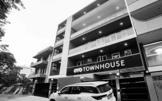OYO townhouse18557 Sector Twenty Seven