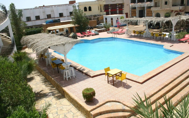 Yasmina Hotel