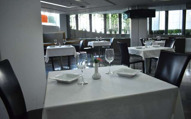 Ramada by Wyndham Mexico City Santa Fe