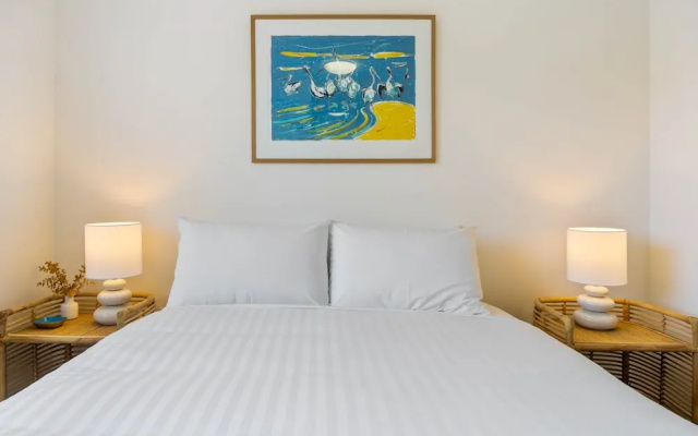 Oceanfront 3-bed Retreat With Pool-steps to Beach – Guest Rooms – Caloundra