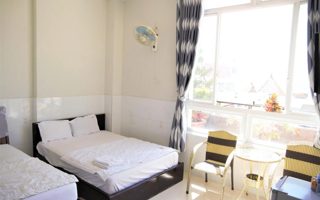 Minh Hung Hotel – Guest Rooms – Phan Thiet
