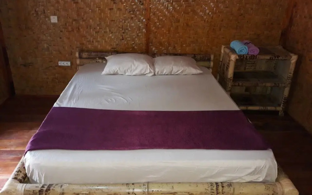 Wooden Paradise Home Stay - Hostel