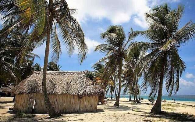 Cabins in Aguja Island