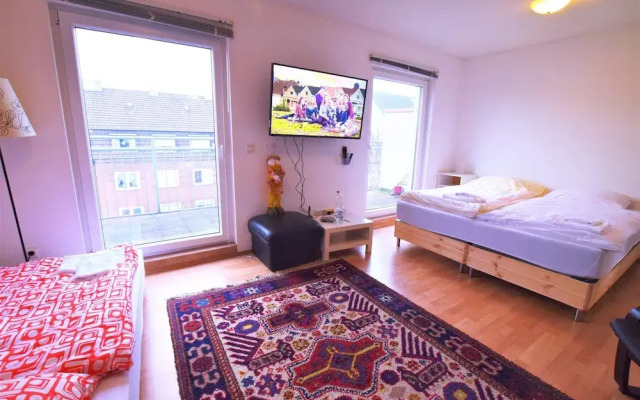Tolstov-Hotels Big Room Apartment