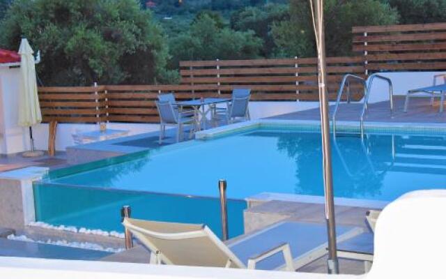 Irini Patira Apartments and Studios