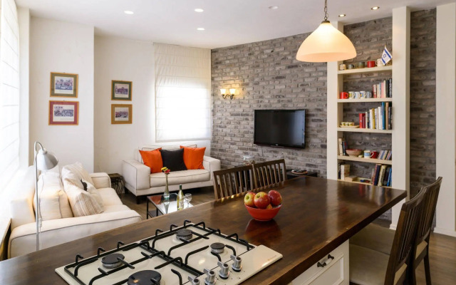 Frishman Apartments