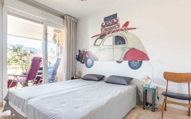 Elegant Holiday Home in Nice with Balcony