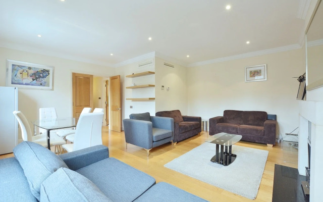 William Mews Townhouse