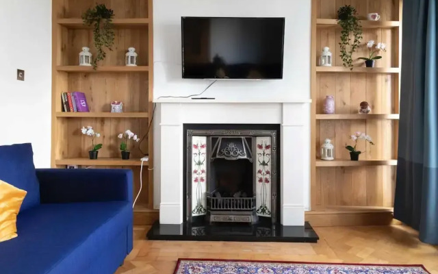 Warner House Apartments