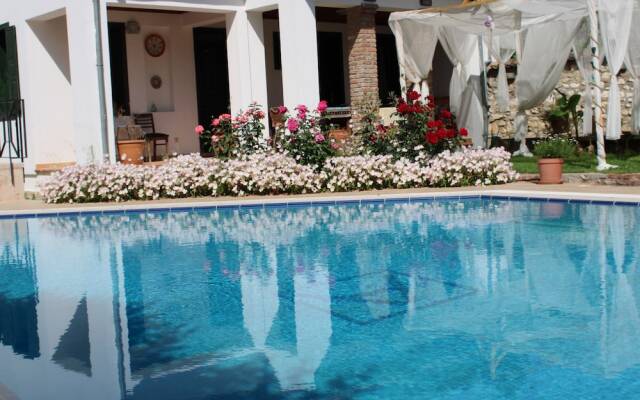 Akay Hotel