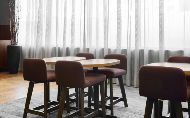 Courtyard by Marriott Newark Downtown