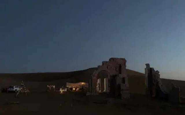 Enjoy the Starry and Desert Scenery Hotel