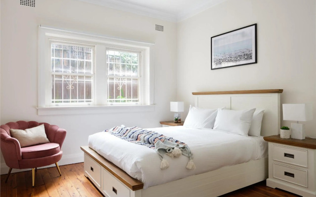 Edward Escape - Short Walk to Beach