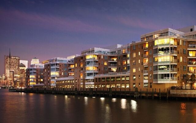 Luxy Suites Harborside