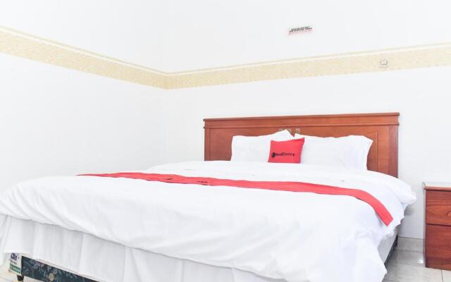 RedDoorz near Lenmarc Mall Surabaya