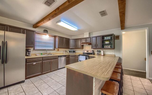 Hondo s River Haus RR 1300