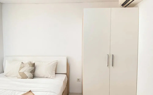 Convenient 1Br Apartment At Vittoria Residence