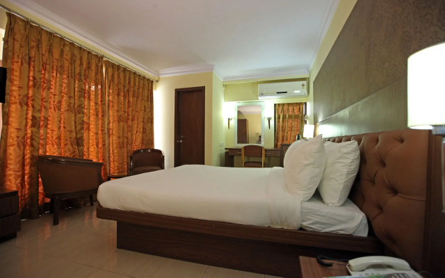 Capital O 48073 K Star Hotel