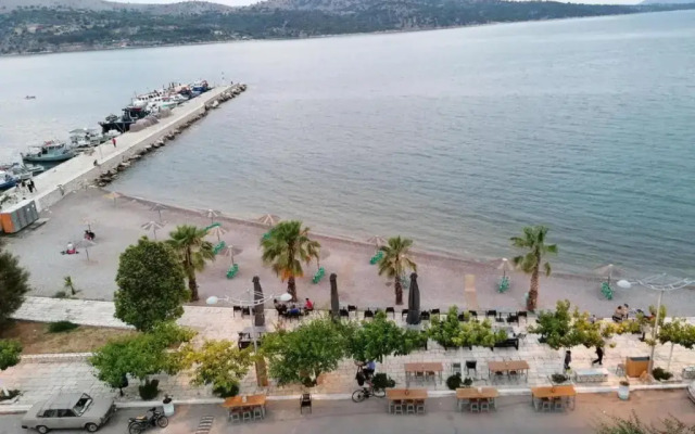 Stratos Hotel