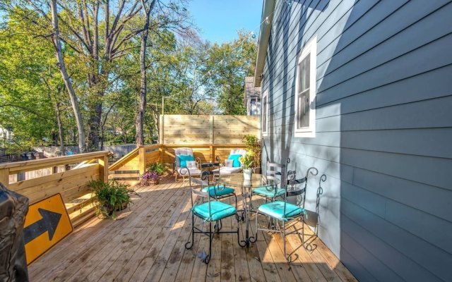 Nashville Bungalow w/ HOT TUB 10 min From Downtown!