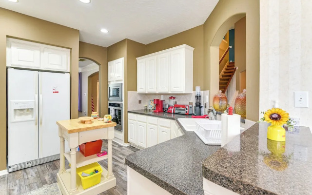 Patio, BBQ & Yard: Family Retreat in Pearland