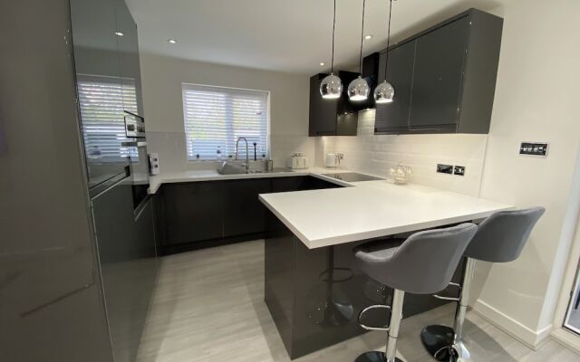 Lovely Refurbished 3-bed House in Liverpool