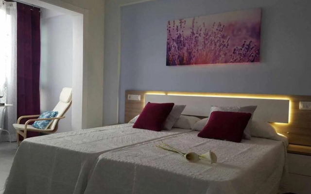 Apartamento con Terraza y Piscina C