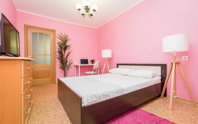 HomeHotel (ХоумХотел) на улице Березовская 102А