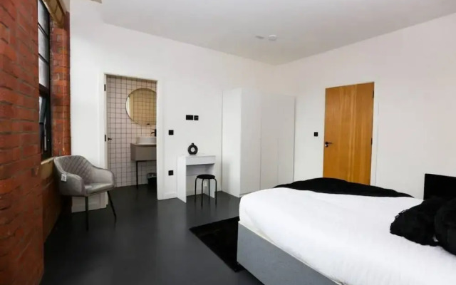 The Nichols Building Spacious 3-bedroom Apartment