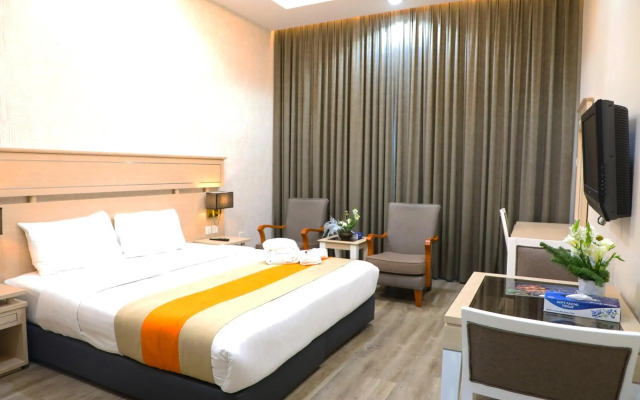 Wescott Plaza Hotel Apartment