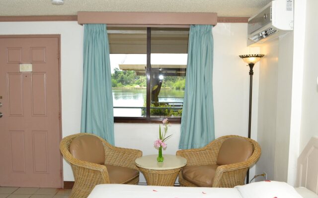 West Plaza Hotel by the Sea