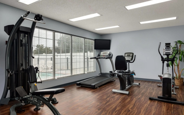 Baymont by Wyndham Albany at Albany Mall