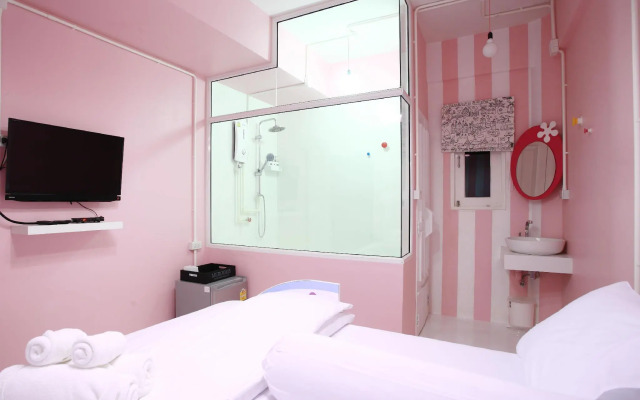 Meroom Hotel