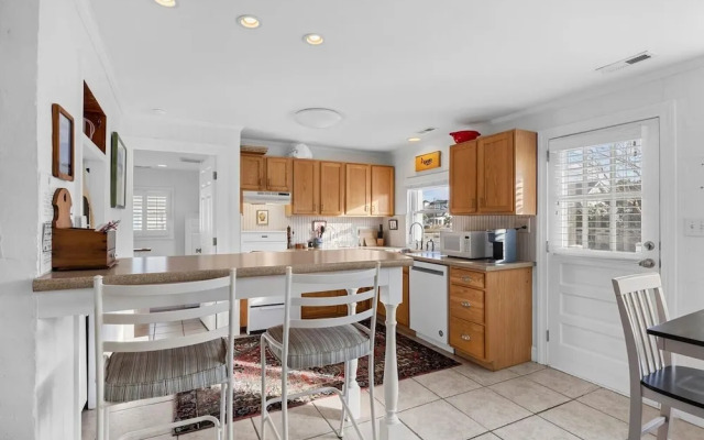 Salt Life 3 Bedroom Home by RedAwning