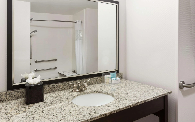 Hampton Inn Fairmont