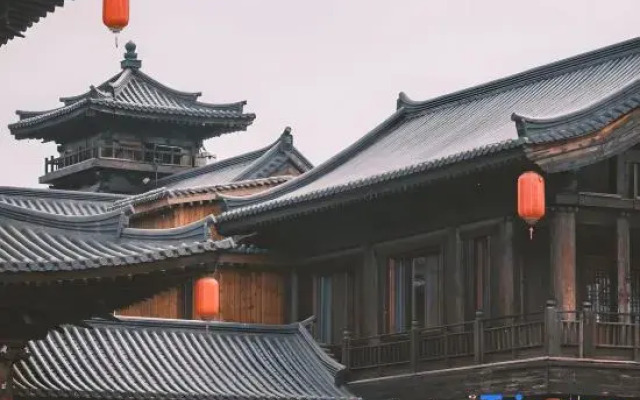Huashijian Homestay (Shizi Street Luoqi Ancient City Branch)