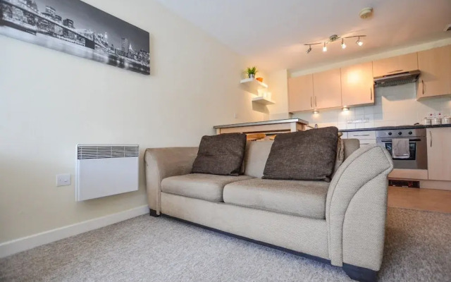 Gunwharf Quays Chic Apartment