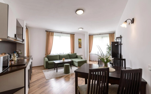 Grand Royale Apartment Complex & Spa