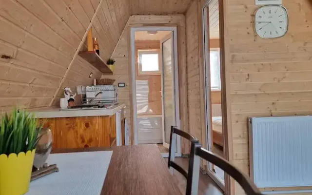 Bucovina-a-framehouse-hottub-fireplace-patio-wifi