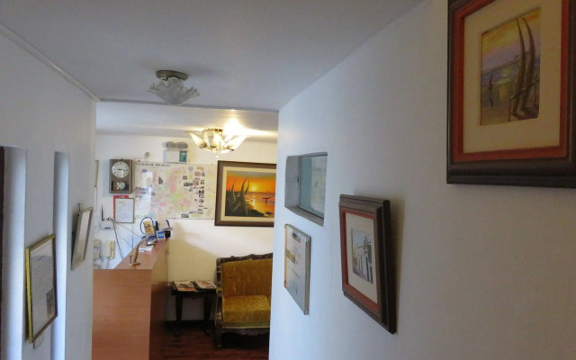 Las Palmeras Inn