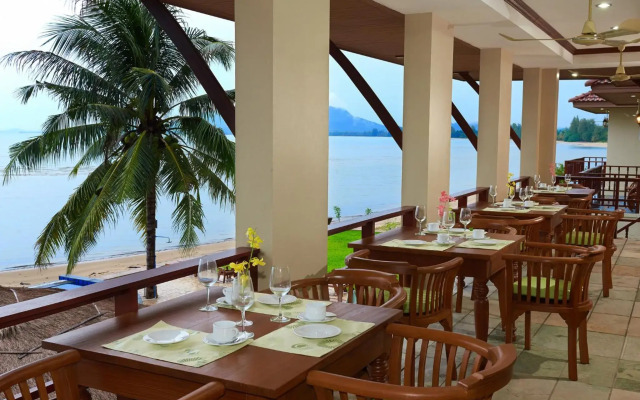 Sara Beachfront Boutique Resort