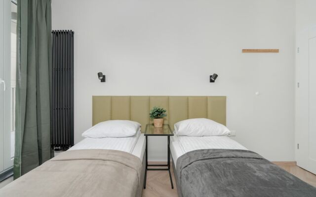 Studio With Balcony for 2 by Renters