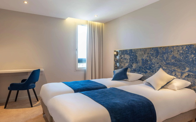 Отель The Originals Boutique, Hôtel Porte de Dieppe