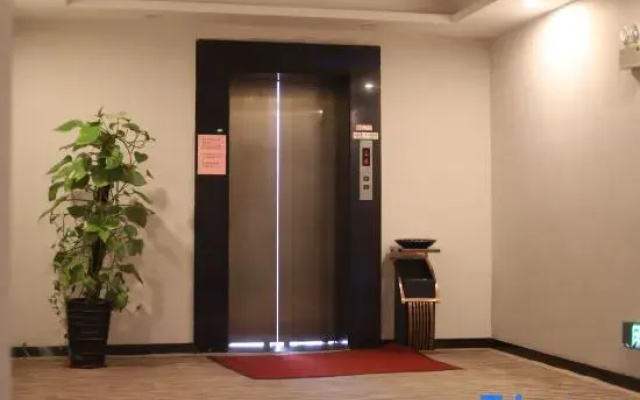 GreenTree Inn Hotel (Cangzhou Longnan Wanda Plaza)