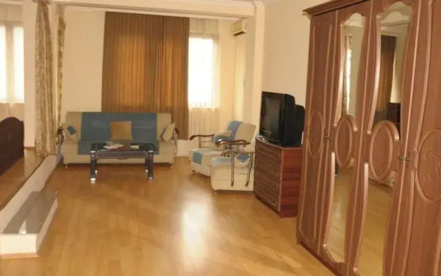 Kral Hotel